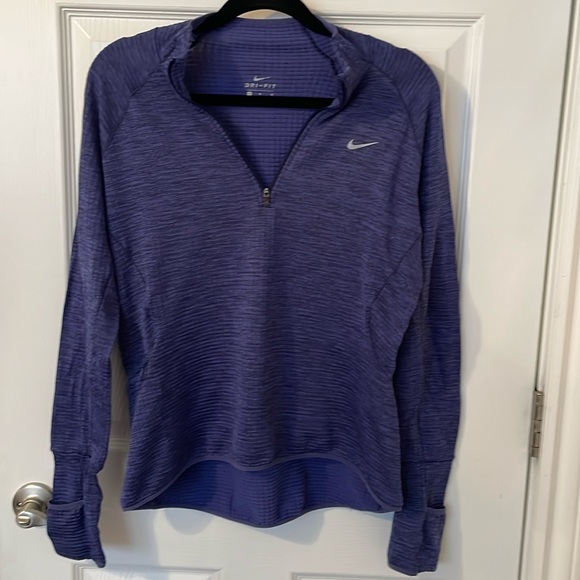 Nike active top - Picture 1 of 5